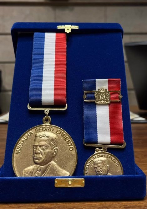 Medalha Pedro Ernesto, condecoração recebida por Fiore Ciambarella